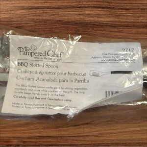 PAMPERED CHEF BARBECUE SLOTTED SPOON #2717 (RETIRED) BRAND NEW IN PLASTIC